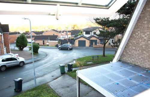 XB Property - Comfy house perfect for families contractors relocators - Foto 11