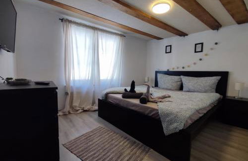 FeWo Innenstadt mit Dachterasse, Grill, bis 8 Personen, 3 SZ - Foto 5