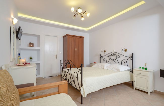 Sun Beach Hotel - Photo 24