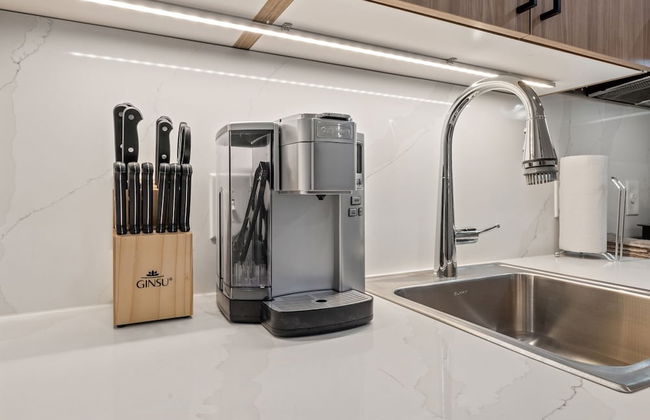 The Continental, powered by Placemakr - Downtown - Market Square - Photo 30