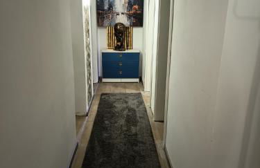 100 qm Apartment,WLAN, TV free Parking,24 h check-in, ,full kitchen,Untergeschoss ,3 Schlafzimmer -Wohnzimmer integriert - Foto 10