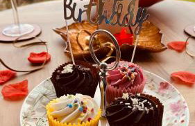 Luxury Romantic Bolt Hole - Photo 4