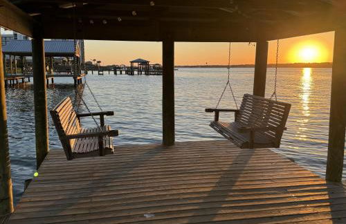 3BR Condo Gulf Views with Pool, Boat Launch and Dock - Photo 42