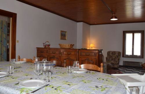 Maison spacieuse avec jardin, BBQ, table de ping-pong, proche commerces, pour 9 personnes et bébés - FR-1-581-96 - Foto 3