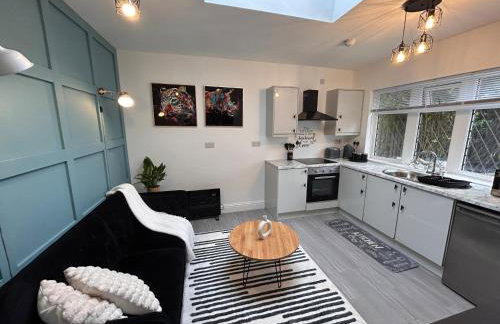 Vibrant Bungalow 2 Bedroom Flat with secure private parking - Foto 15