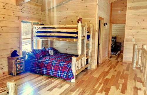 UV Log home with direct Cannon Mountain views Minutes to attractions Fireplace Pool Table AC - Foto 53