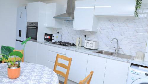 Luxury 4 Bed 3 bath 6 mins from City Renter - Foto 1