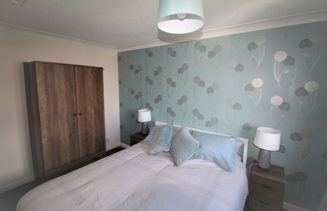 3 Bed House - Garden & Parking - Quiet Cul De Sac - Photo 4