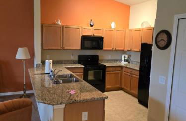 Home away from Home - Photo 8