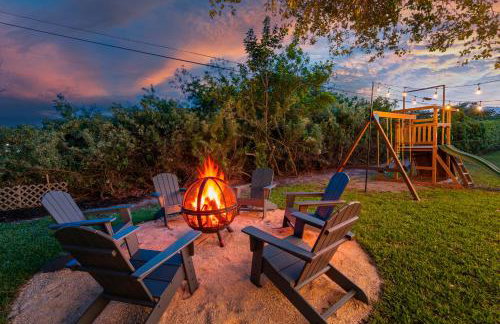 Surf Drive - Ultimate Beach Getaway for Families - Photo 54