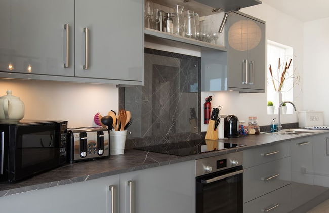 Beautiful Beachfront House wth Balcony Sea Views - Foto 48