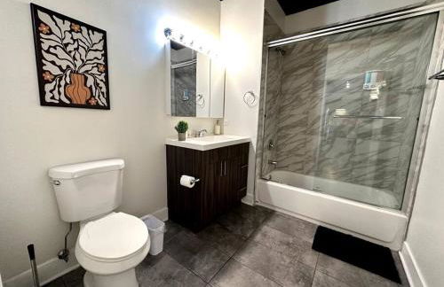 Modern 3BR in South Loop with Optional Parking and Gym Access Near McCormick Place, Chinatown and Soldier Field - Foto 30