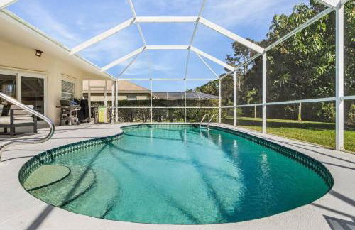 Serene Pool Home in Gated Community-Naples - Foto 13