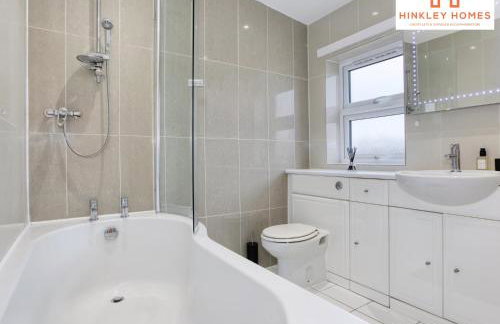 City Centre - Free Parking - HPC transport links - By Hinkley Homes Short Lets & Serviced Accommodation - Foto 9