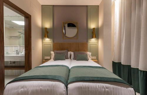 BiBo Suites Real Chancilleria - Photo 79