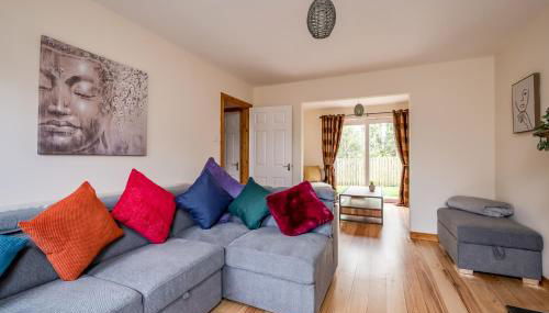 Stylish & spacious 3 bedroom entire house in Lisburn with parking - Foto 5, Lobby or reception
