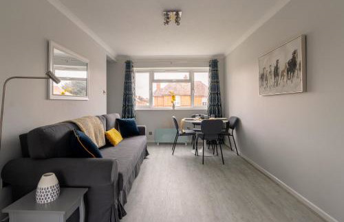 Racecourse Revelation! Free parking - Photo 3