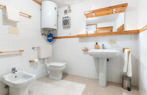 Chalet Mazod, a 5 minuti dagli impianti di sci - Free Wifi - Foto 8