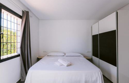 Villa Torres 10 minute walk from Playa den Bossa - Photo 16
