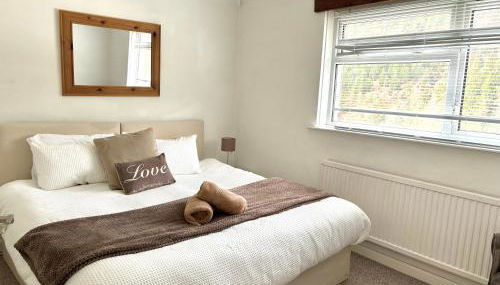 Afan Forest House - Private doubles or Twin options! - Foto 1