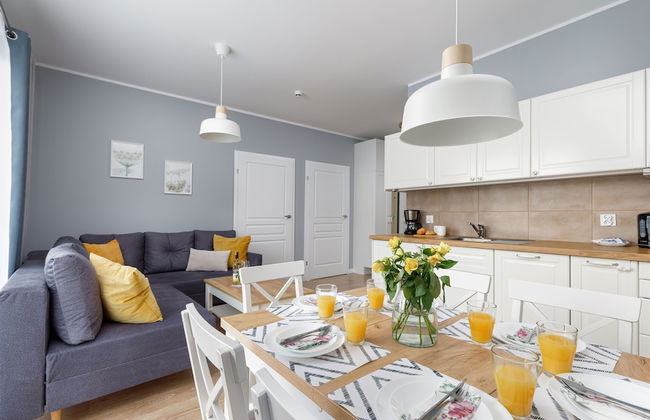 Sunset Resort Apartments by Renters - Photo 9