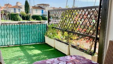 Appartement rue de l'amarrage à PORT GRIMAUD avec Terrasse vue canaux et garage - Foto 2