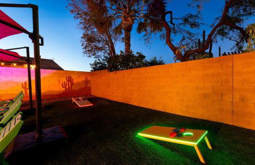 Spacious Yard, Sparkling Pool & Spa, Firepit, 9beds! - Photo 58