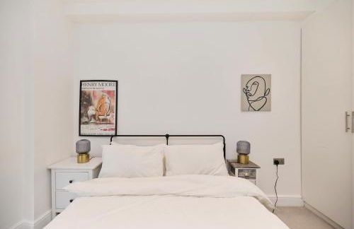 Central Tadworth Flat - Split- level 2BDR - Foto 16