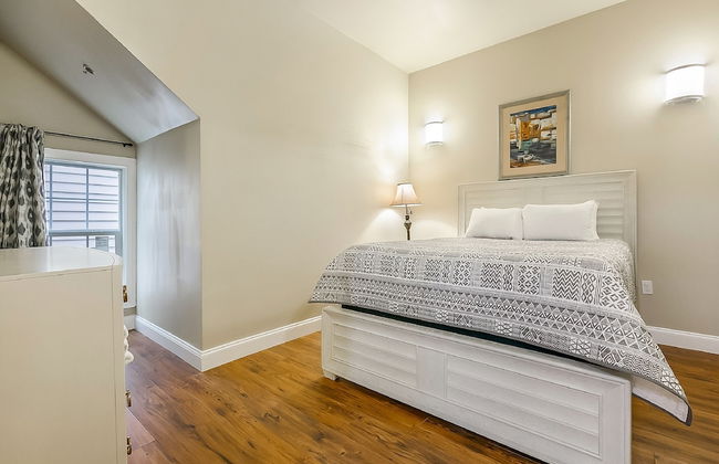 Brand New Spacious 4BD - Photo 3