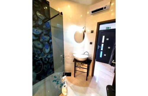 Beautiful house with large terrace and jacuzzi - Foto 19