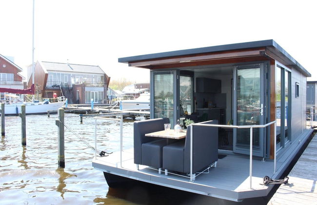Cozy Houseboat at the Edge of the Marina - Foto 9