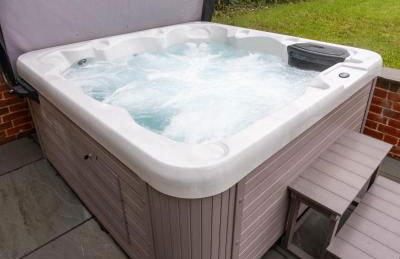 The Old Coach House - Hot Tub - Dorset - Photo 44