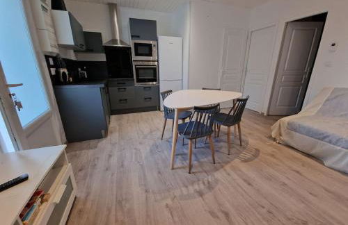 Superbe appartement rénové à neuf centre bourg - Foto 3