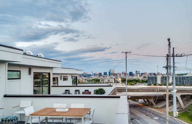 Sky High Cowgirl Luxe 4BR w Rooftopdeck Karaoke - Foto 33