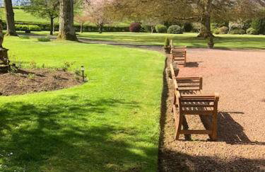 Unique Orchard Lodge for couples with hot tub - Photo 34