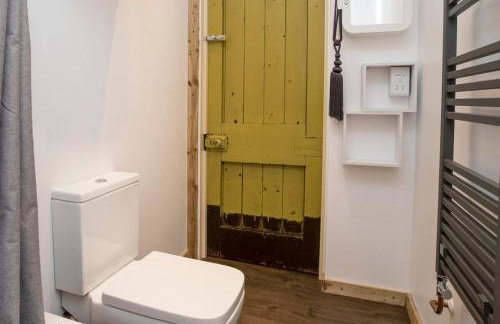 The Iron Chapel - Foto 11