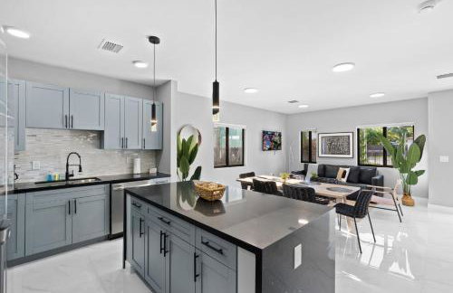 Spacious 4-BR House W Free Parking - Foto 4