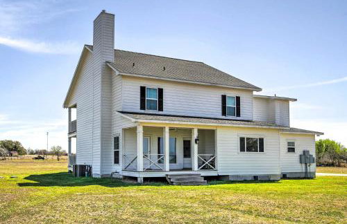 Spacious Texas Getaway with Fire Pit and Pond! - Foto 35