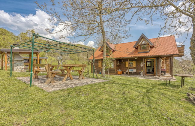 Rural House With Wellness - Photo 29