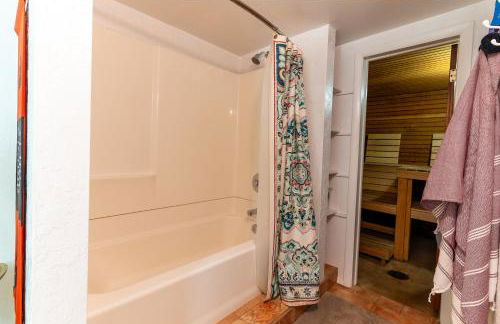 Winnemucca Spa - Private Guest Suite - Hot Tub, Sauna, Views - Foto 13