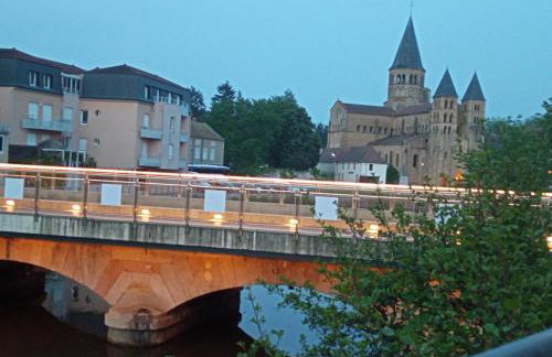 Big Townhouse In Paray Le Monial For 25 People - Foto 6