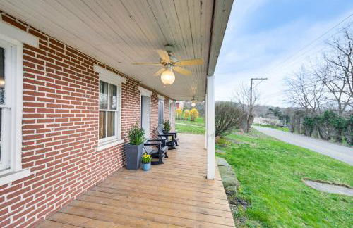 Pet and Family Friendly! Home with Fenced Yard and Deck - Foto 29