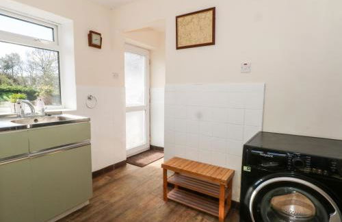 Hawksbridge Bungalow - Photo 11