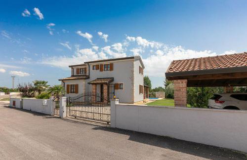 Mediterrane Villa mit privatem Salzwasserpool, Babybett, Whirlpool, Tischtennis, Spielplatz - Foto 39