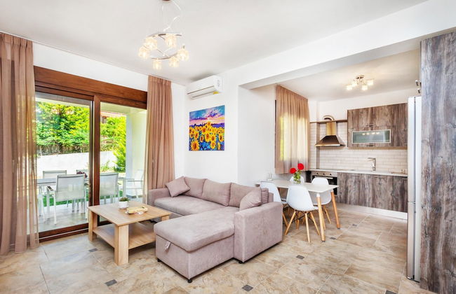 Sunset Villas - Photo 39