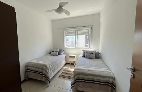 Apartamento espaçoso 2 quartos a 200 m da praia - Foto 10