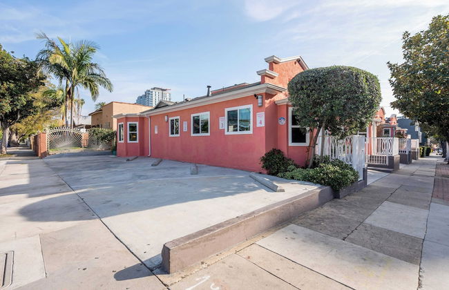 2 Units in Prime Hollywood Location Chic Renovated 1bdrs w/ Patio Avantstay - Foto 30