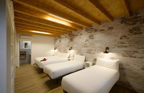 Piscina climatizada y cubierta 365 dias en Casa Rural con Encanto El Puentuco una de las casas mas valoradas de Cantabria - Foto 17