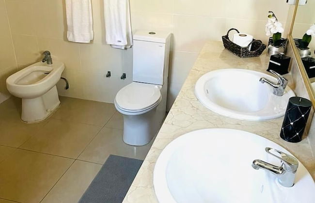 2 Minutes Walk to Beach Huge 3 bdrm Condo with Pool - Photo 65