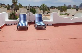 Villa totalmente independiente con piscina comunitaria - Foto 13